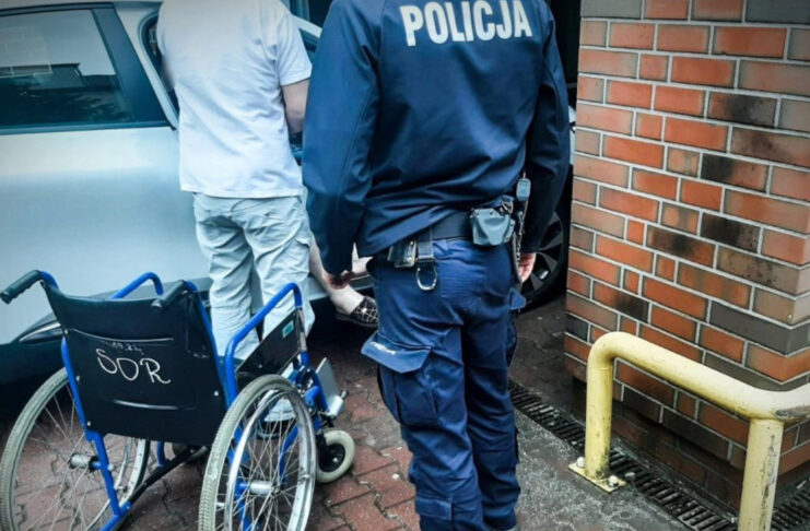 Policyjna eskorta po życie. „Mama chyba ma zawał, pomóżcie nam się dostać do szpitala” Policyjna eskorta
