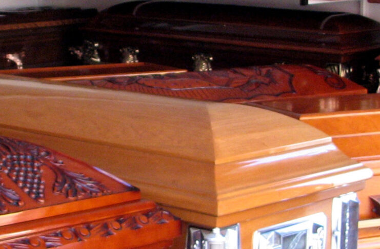 542 zarzuty za oszustwa w zakładzie pogrzebowym w Słubicach Trumny