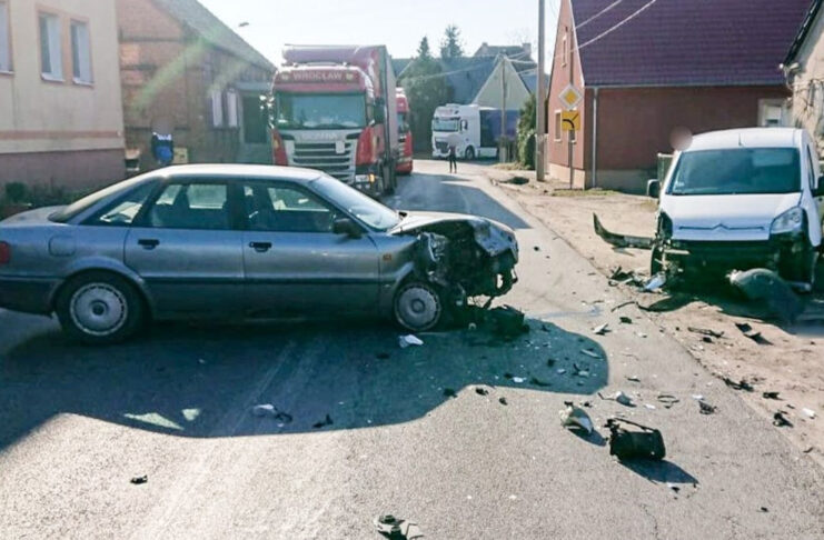 Pościg w Radnicy zakończony kolizją w Sycowicach. 28-latek może spędzić w więzieniu nawet 15 lat Wypadek w Sycowicach