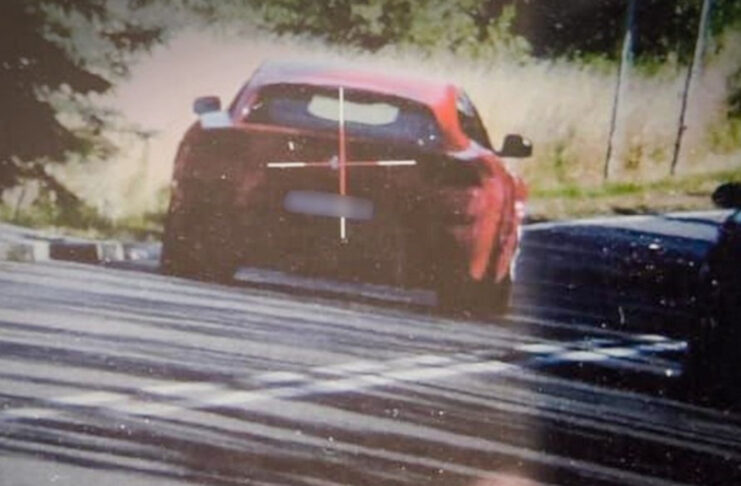 Pirat drogowy w Ferrari