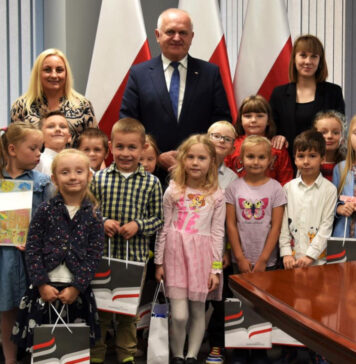 Gorzów Wlkp.: Wojewoda spotkał się z przedszkolakami Wojewoda spotkał się z przedszkolakami
