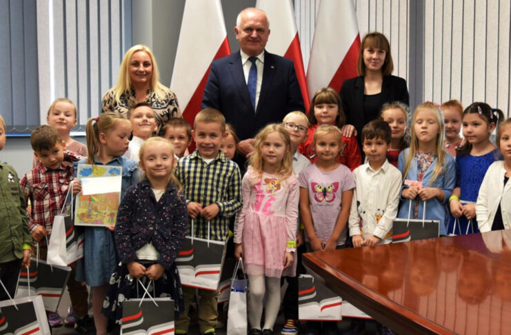 Wojewoda spotkał się z przedszkolakami