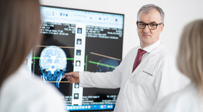 dr n med. Piotr Zwoliński, Partner Medyczny kliniki Neurosphera