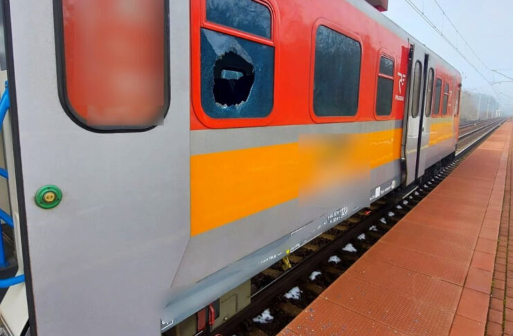 Zdewastował wagon, 34-latek był poszukiwany Poszukiwany 34-latek zdewastował wagon
