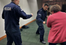 Szkolenie pracowników socjalnych z Sulęcina dotyczące obrony przed agresywnymi petentami