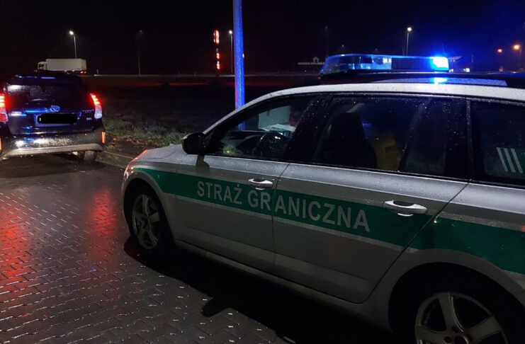 Kradziona Toyota Prius i Straż Graniczna