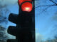 Sygnalizator, czerwone światło, utrudnienia w ruchu