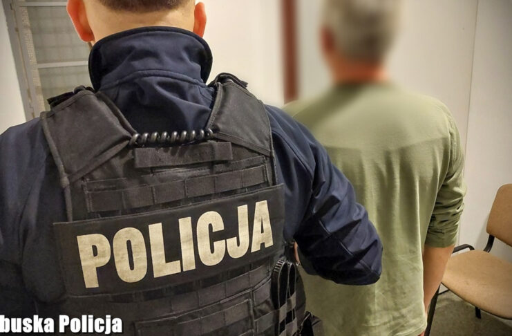 Włamanie do marketu w Świebodzinie. Policja zatrzymała 3 osoby, szajka kradła regularnie Jeden z zatrzymanych za włamanie do marketu w Świebodzinie