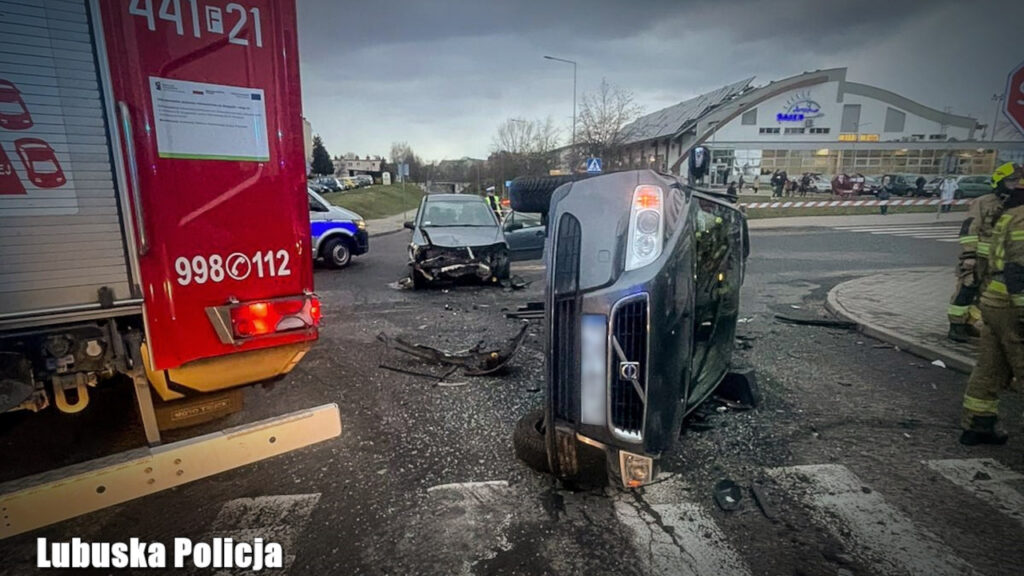 Wypadek w Żaganiu na skrzyżowaniu Kochanowskiego i Bema
