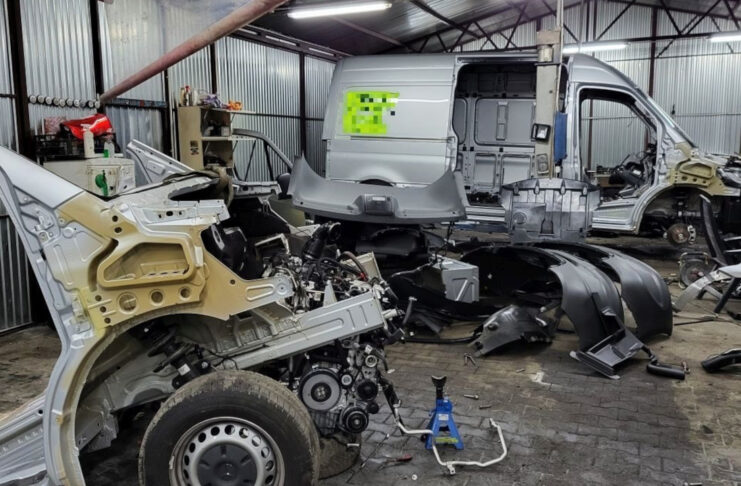 Dziupla samochodowa pod Żarami