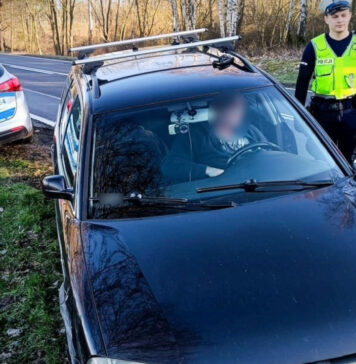 Dostali wezwanie do pijanego kierowcy. Okazało się, że mężczyzna miał atak hipoglikemii w czasie jazdy