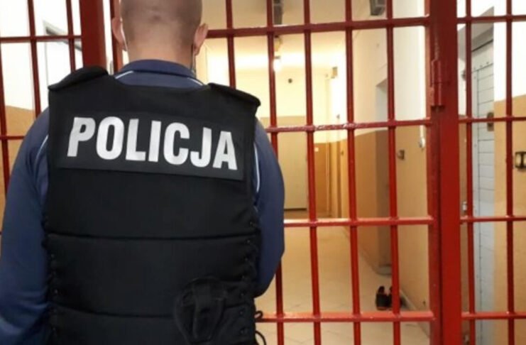 Poszukiwany listami gończymi oszust zatrzymany. Zarzuty dla 55-latka, który go ukrywał KPP Wschowa