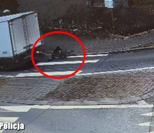 17-letnia rowerzystka wjechała w busa. Nawet się nie obejrzała przed wjazdem na przejście 17-letnia rowerzystka wjechała w busa. Nawet się nie obejrzała przed wjazdem na przejście