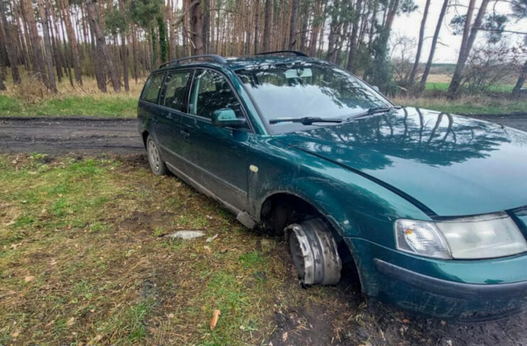 Sułów, Drzecin: Pościg i obława za 29-latkiem, który próbował potrącić policjantów – padły strzały Sułowo, Drzecin: Pościg i obława za 29-latkiem, który próbował potrącić policjantów - padły strzały