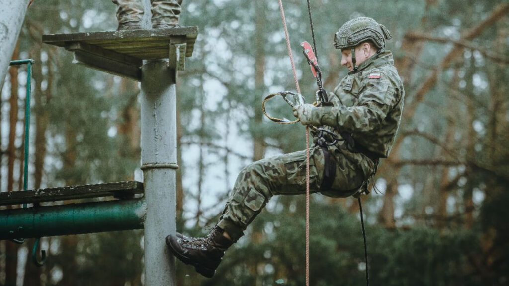 Szkolenie linowe z udziałem dowódcy batalionu w Skwierzynie.