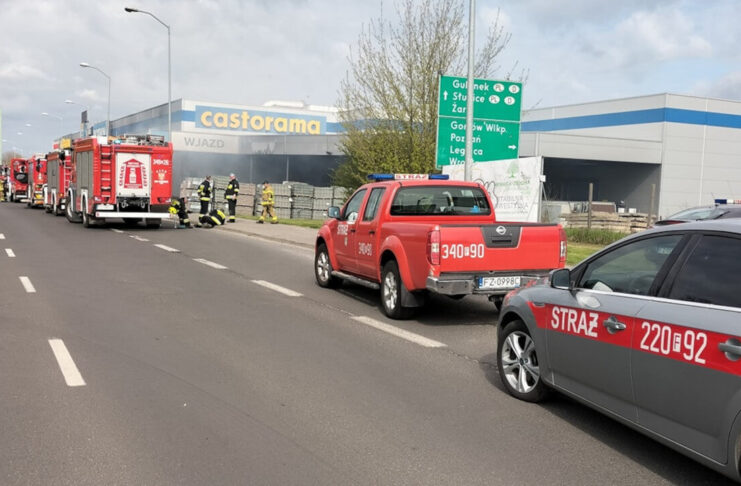 Pożar Castoramy Zielona Góra opanowany ale utrudnienia mogą potrwać jeszcze wiele godzin Pożar Castoramy Zielona Góra opanowany ale utrudnienia mogą potrwać jeszcze wiele godzin