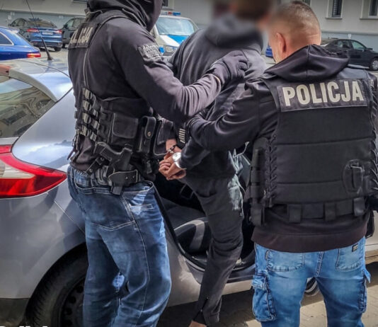 Jeep skradziony w Nowogrodzie Bobrzańskim odnalazł się w Sulechowie – dzięki czujności mieszkańca Jeep skradziony w Nowogrodzie Bobrzańskim odnalazł się w Sulechowie - dzięki czujności mieszkańca
