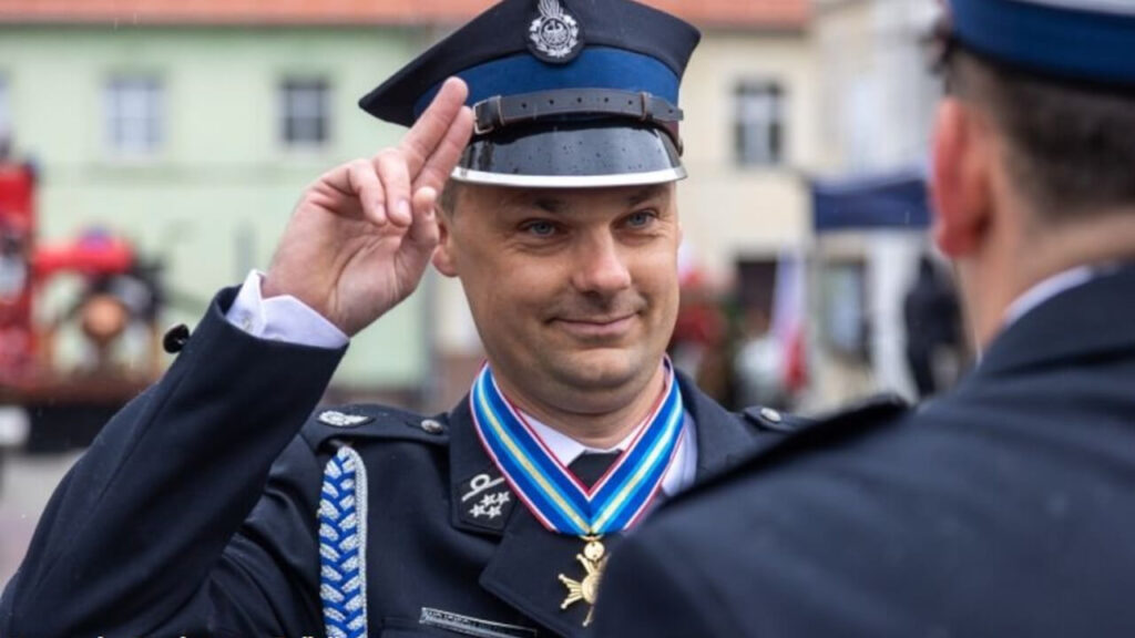 Sławski policjant-strażak z OSP Kondratów odznaczony Krzyżem Rycerskim Świętego Floriana