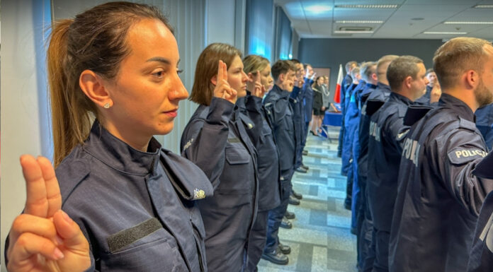 Ślubowali na sztandar – nowi policjanci zasilili szeregi Lubuskiej Policji Ślubowali na sztandar - nowi policjanci zasilili szeregi Lubuskiej Policji