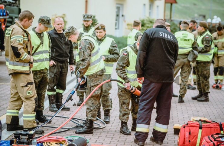 Krośnieńscy terytorialsi szkoli się w elektrowni wodnej w Dychowie