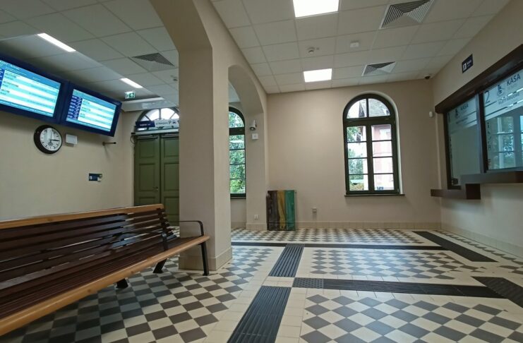 Dworzec w Witnicy przeszedł renowację. Jest już otwarty dla podróżnych Dworzec w Witnicy po renowacji