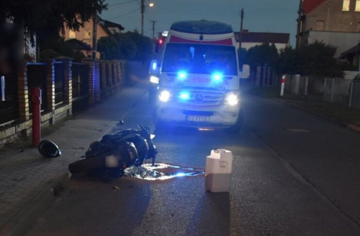 Nietków: Pijany motocyklista wjechał w płot i uciekł Nietków: Pijany motocyklista wjechał w płot
