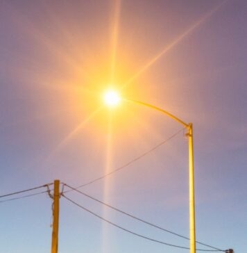 Żagań modernizuje oświetlenie, nowe lampy na Tartakowej mają stanąć jeszcze w tym roku Lampa uliczna