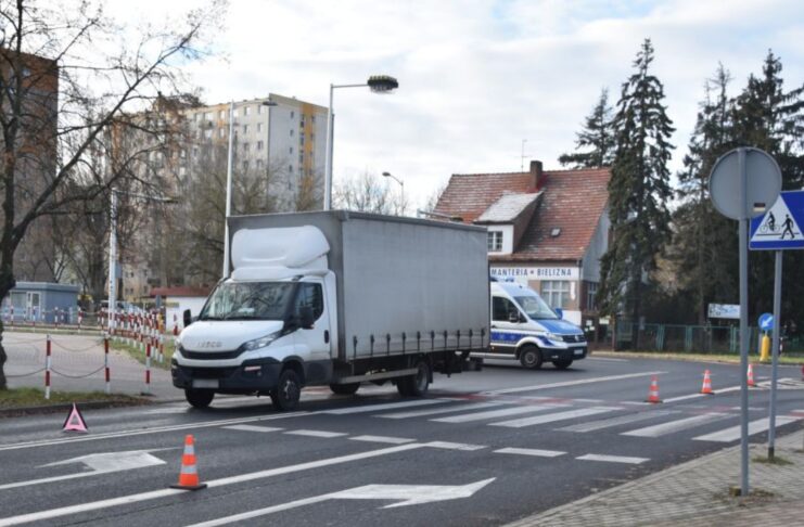 Potrącenia na przejściach w Zielonej Górze i Sulechowie. Policja apeluje o zwiększenie ostrożności