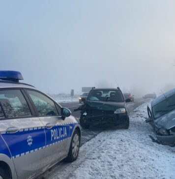 Trudne warunki na drogach Zdarzenie drogowe na skrzyżowaniu DK92 z drogą do Ługów, 4/12/2023