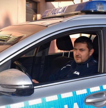 Dzielnicowy z Żar uratował życie pasażerce samochodu Dzielnicowy z Komendy Powiatowej Policji w Żarach, aspirant Tomasz Cehańczuk