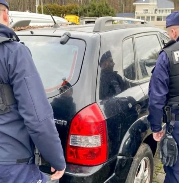 Policja zatrzymała złodzieja samochodów - kradł metodą „na lawetę”