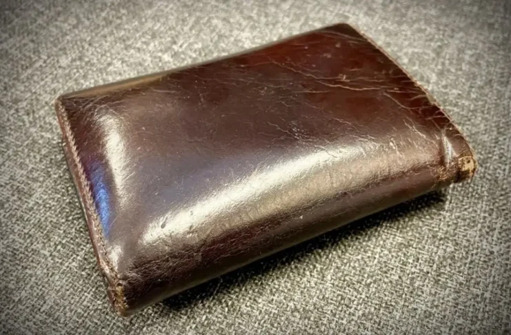 Policjanci uratowali seniorowi wizytę lekarską - odnaleźli portfel 88-latek, który zgubił w taksówce