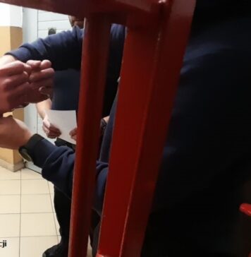 Chciał sprawdzić czy jest poszukiwany i okazało się, że tak