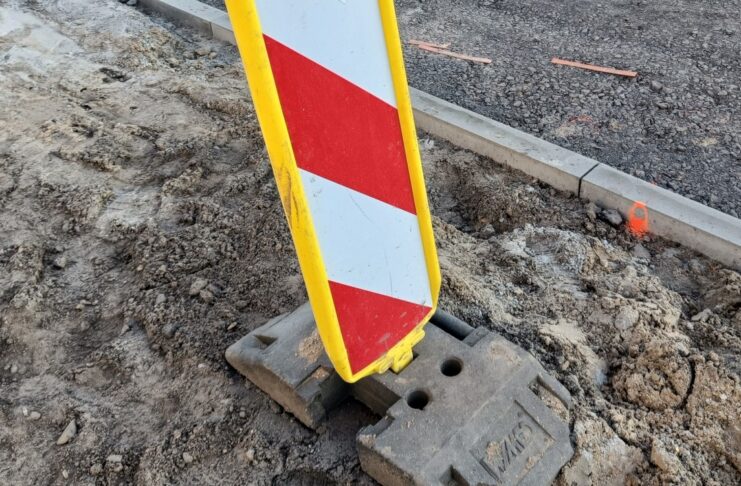 Remont, budowa, tablica, skrajnia drogowa