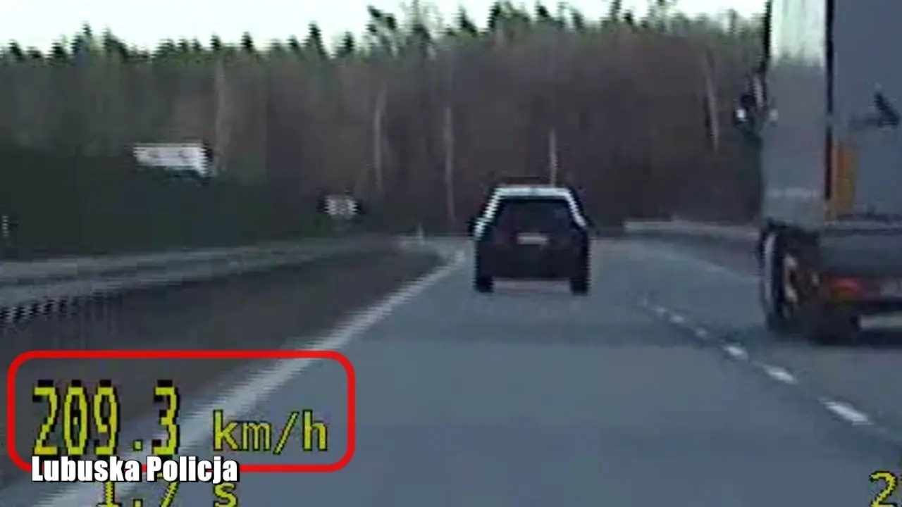 Audi jechało z prędkością 209 km/h – niebezpieczną jazdę przerwali policjanci