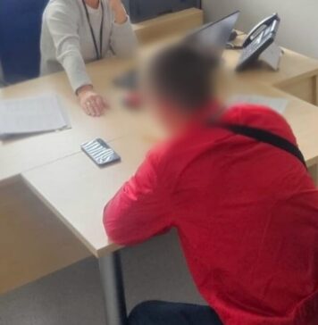 32-latek przyjechał samochodem na przesłuchanie w sprawie złamania zakazu prowadzenia pojazdów 32-latek z sześcioma dożywotnimi zakazami kierowania przyjechał na przesłuchanie samochodem