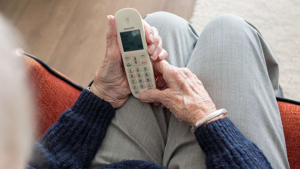 Oszustwa na córkę wciąż działają - fikcyjne wypadki i ogromne straty po telefonach oszustów