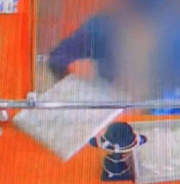 Kradzież biżuterii z lombardu we Wschowie. 19-latek uciekł z paletką pełną kosztowności