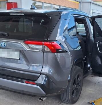 Skradziona Toyota odnaleziona na stacji paliw