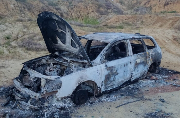 Zatrzymania w Nowej Soli: Czterech podejrzanych z 14 zarzutami, odzyskane pojazdy i narkotyki