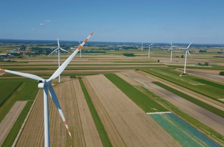 Grupa ORLEN kupuje kolejne farmy fotowoltaiczne i wiatrowe