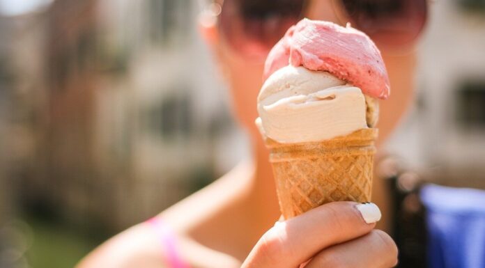 Lody gałkowe w wafelku