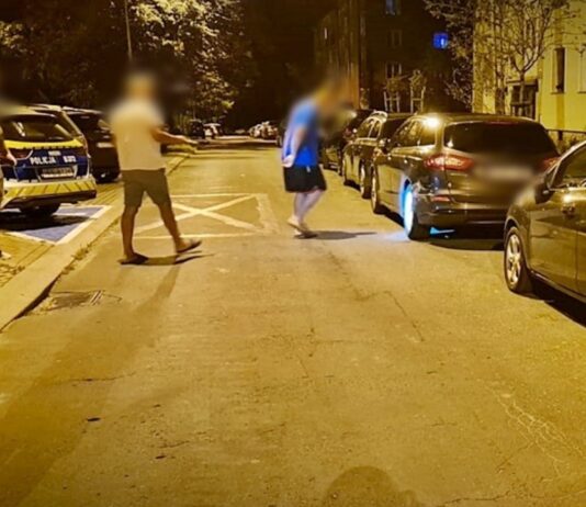 Pijany kierowca uszkodził dwa samochody i uciekł