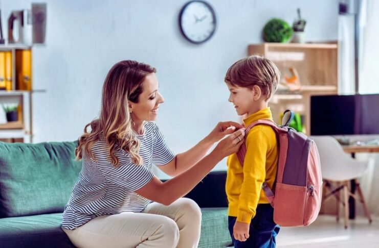 Pierwszy dzwonek dla pierwszaka. Jak pomóc dziecku bez stresu i strachu pójść do szkoły Pierwszy dzwonek dla pierwszaka. Jak pomóc dziecku bez stresu i strachu pójść do szkoły