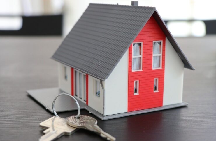 Makieta domu i klucze