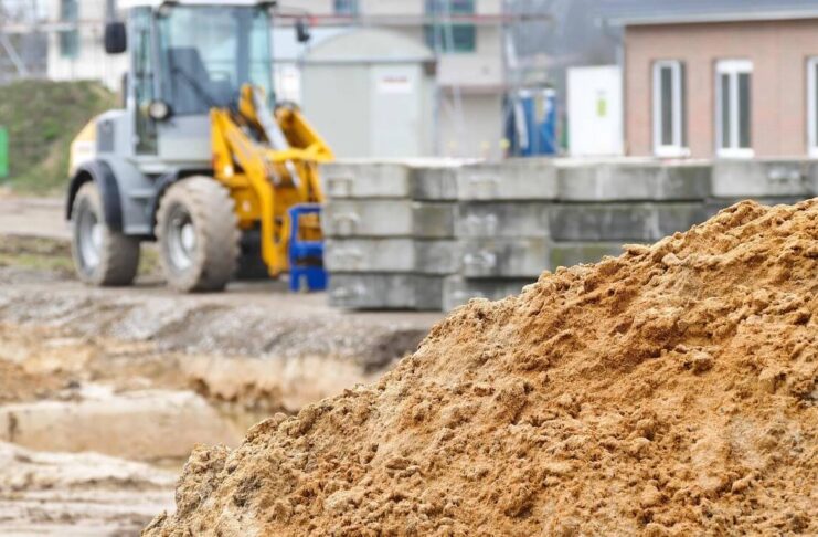 Umowa na nowe drogi w Grabiku podpisana: Rusza inwestycja za prawie 4 miliony złotych Remont i budowa drogi