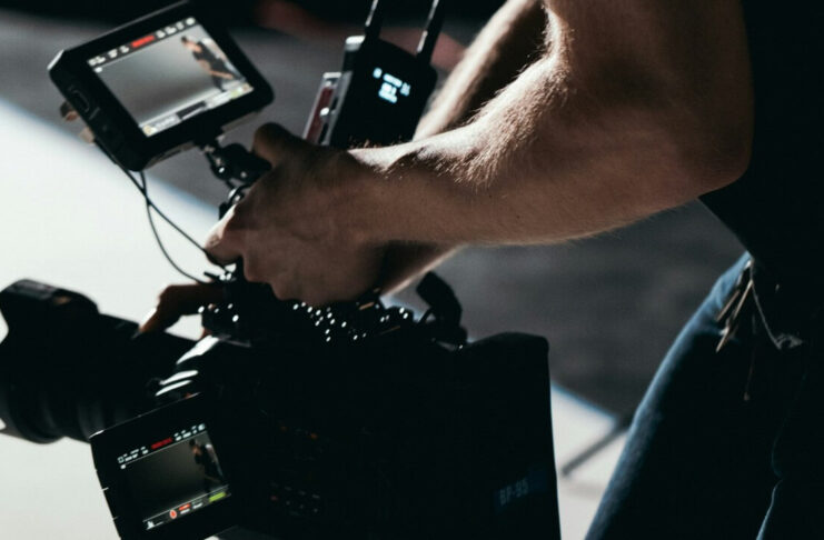 Szprotawa szuka lokalnych talentów – casting do teledysku już trwa! Profesjonalna kamera