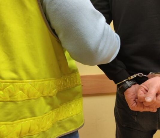 Wszedł do garażu i zaatakował ofiarę nożem - 41-latek zatrzymany za usiłowanie zabójstwa