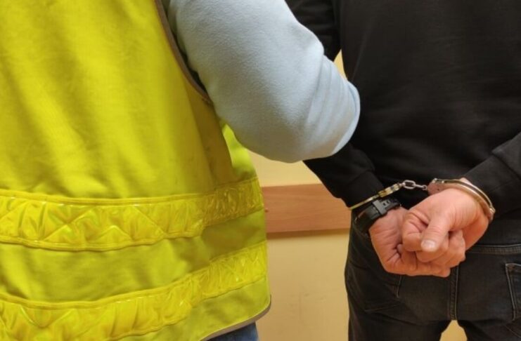 Wszedł do garażu i zaatakował ofiarę nożem – 41-latek zatrzymany za usiłowanie zabójstwa Wszedł do garażu i zaatakował ofiarę nożem - 41-latek zatrzymany za usiłowanie zabójstwa