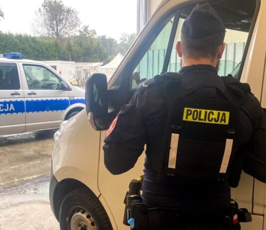 Skradziony bus odnaleziony w powiecie słubickim – złodziejom grozi 5 lat więzienia Skradziony bus odnaleziony w powiecie słubickim – złodziejom grozi 5 lat więzienia